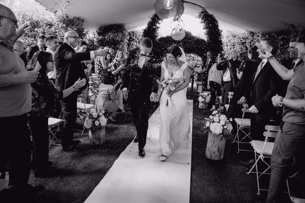 fotografo matrimonio bergamo lancio del riso in tenuta serradesca